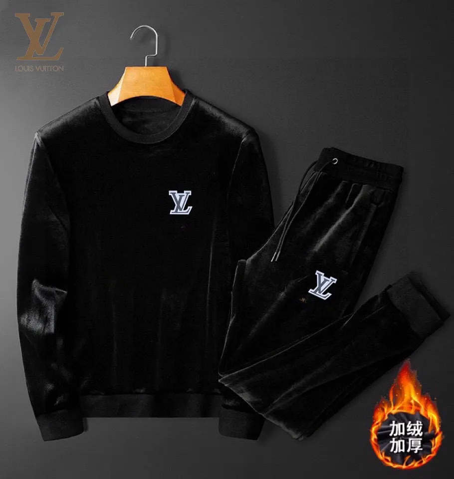 🅿️420 [LV Louis Vuitton] (Fat Man Gospel) hot-selling suit is coming. Focus on the original version of the official website. 2024 new hot-selling gold velvet suit. The original order is the best 🇭🇰. It is the meticulous work of top designers. It is a fitting and perfect upper body effect. 100% all-natural high-quality gold velvet, close-fitting comfort, noble and elegant! Original hardware embodies elegance and nobility! Counter size: M-4XL (up to 200 pounds)